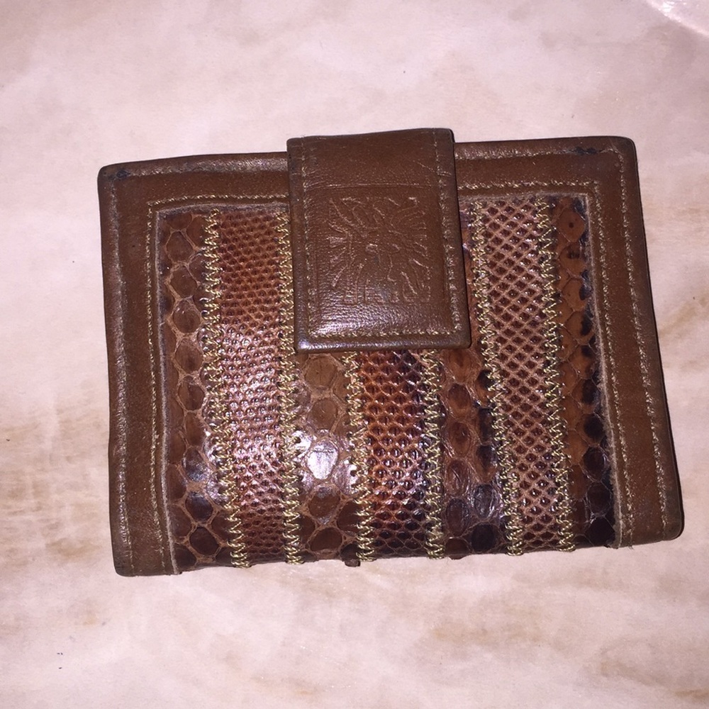 ANNE KLEIN KEYHOLDER